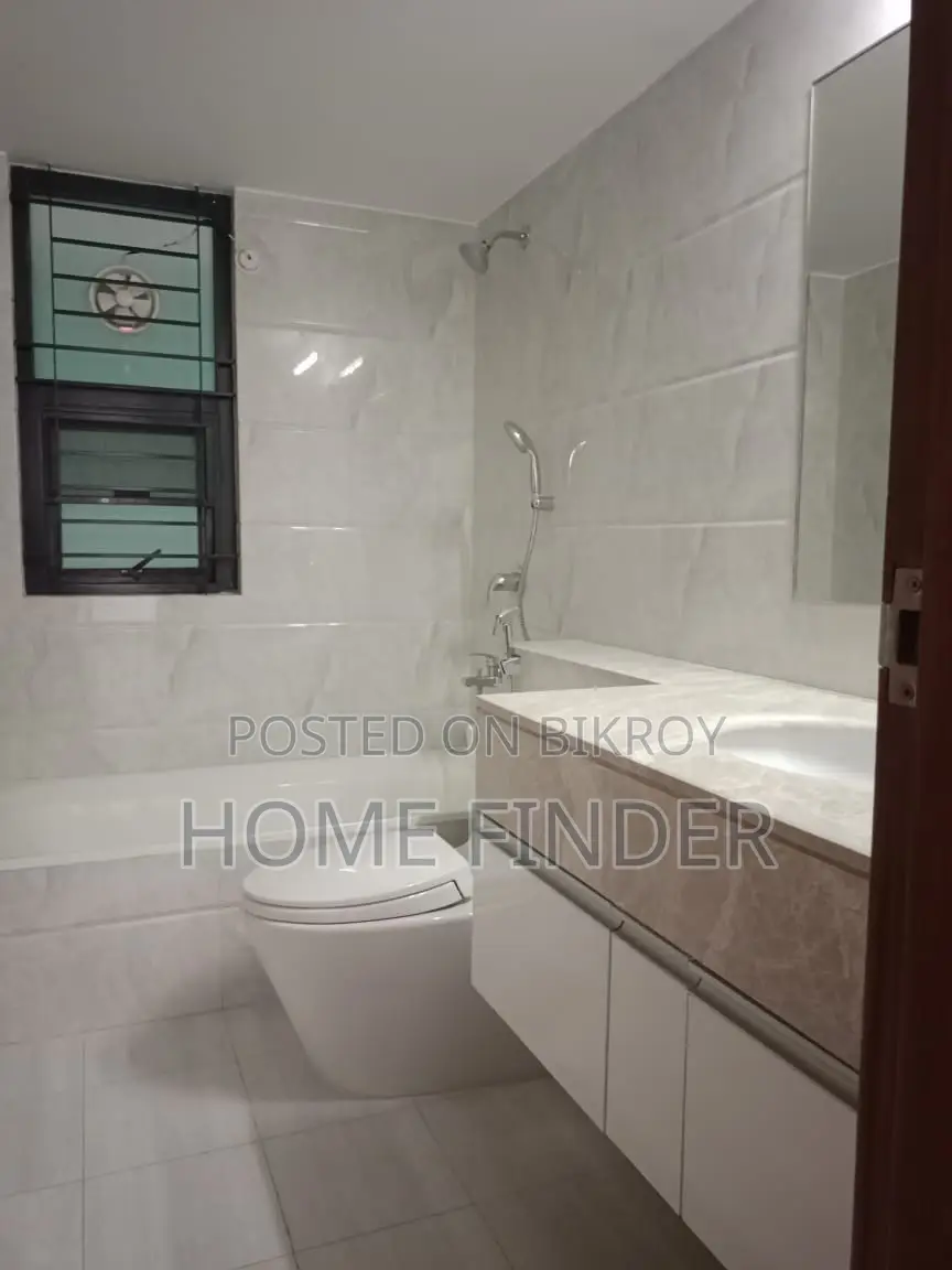 2100 Sqft Brand New Apartment Rent