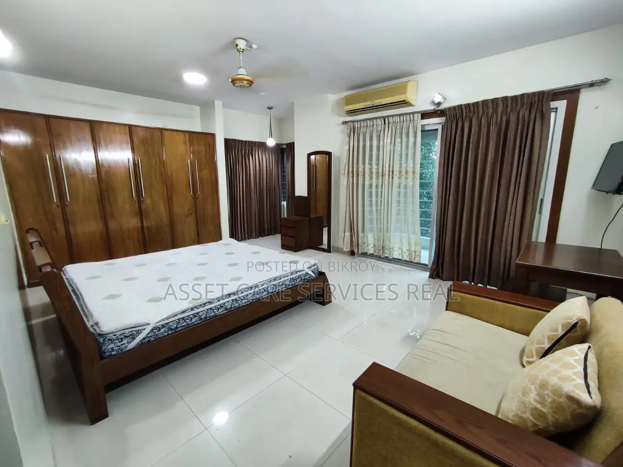 নর্থ গুলশানে ভাড়ার জন্য সুন্দর ৩-বেডরুমের ফুল ফার্নিশড অ্যাপার্টমেন্ট।