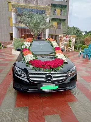 ভাড়ার জন্য মার্সিডিজ