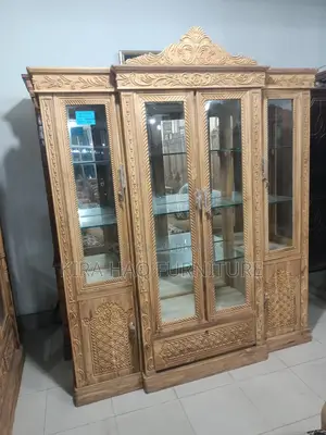 এক বছরের EMI করে সেগুন কাঠের গ্লাসের কেবিনেট