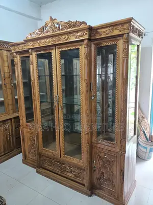 এক বছরের EMI করে সেগুন কাঠের গ্লাসের কেবিনেট
