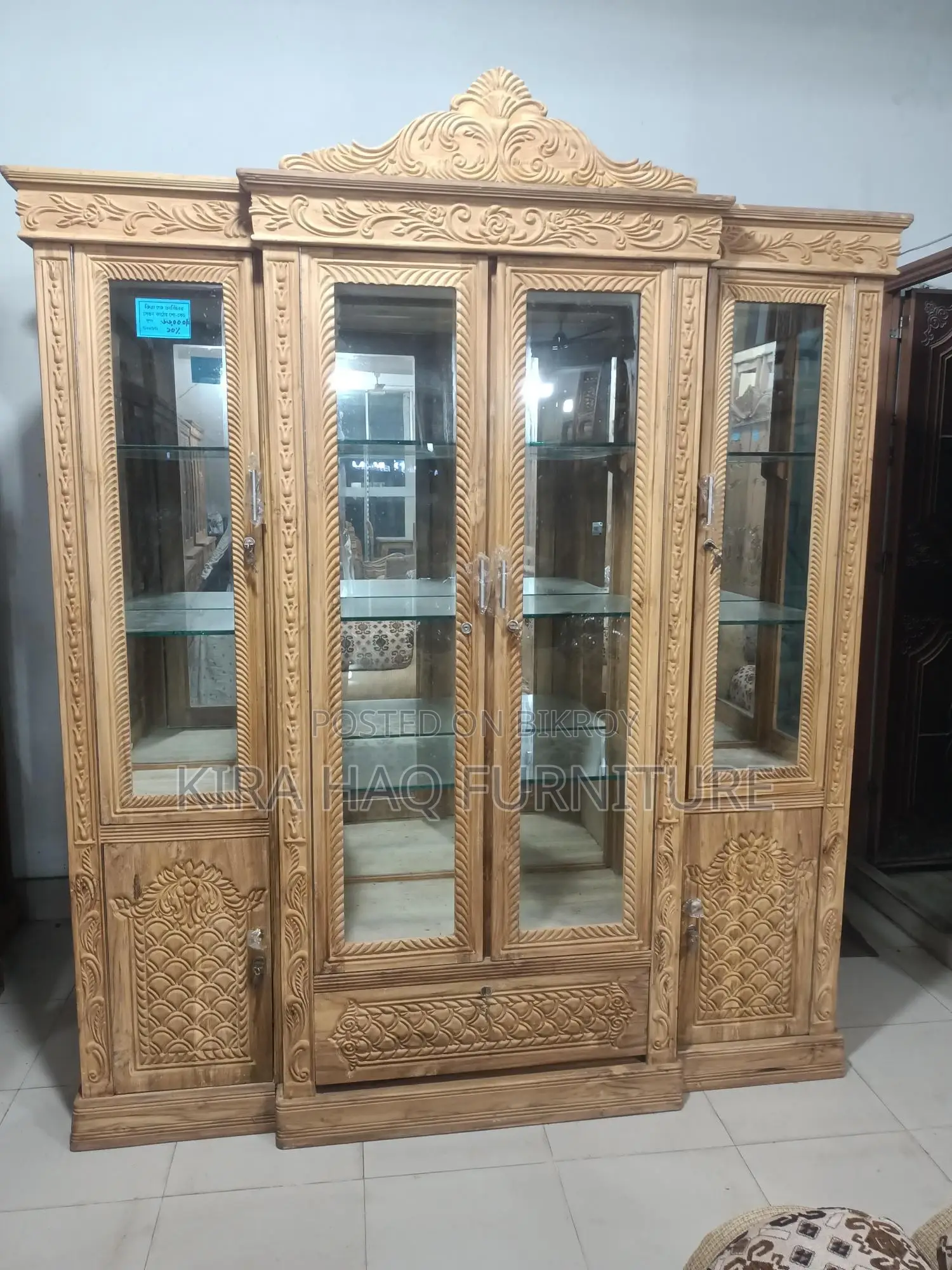 এক বছরের EMI করে সেগুন কাঠের গ্লাসের কেবিনেট