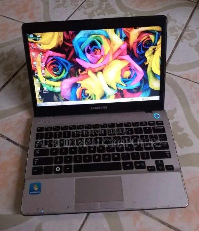 Samsung Mini Laptop, 500GB Hard Disk, কুরিয়ারেও দেয়া হয়।