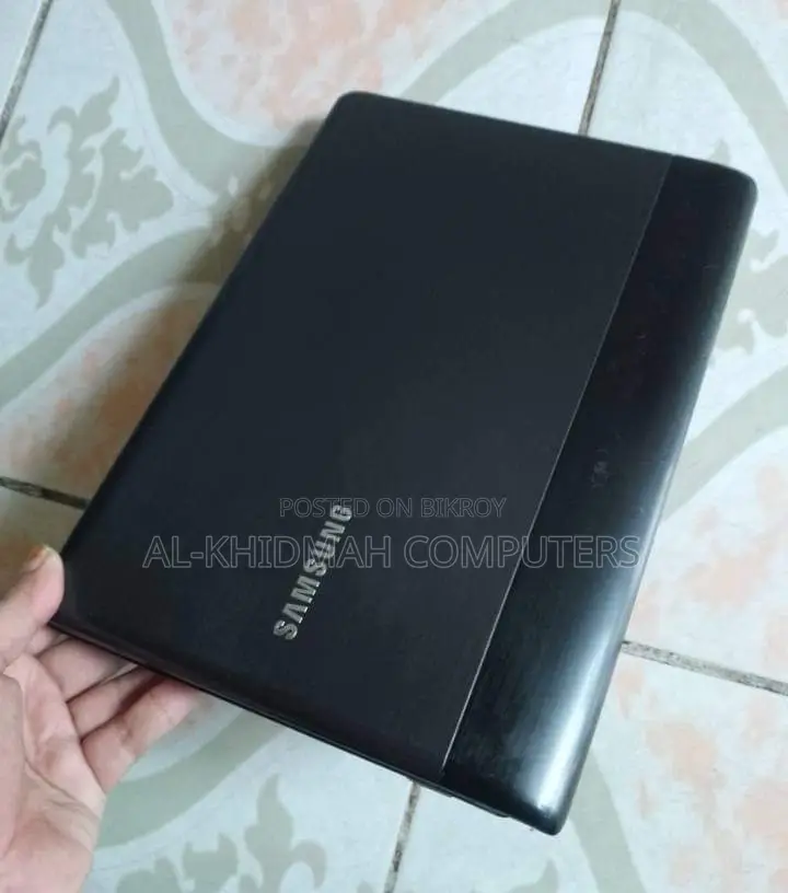 Samsung Mini Laptop, 500GB Hard Disk, কুরিয়ারেও দেয়া হয়।