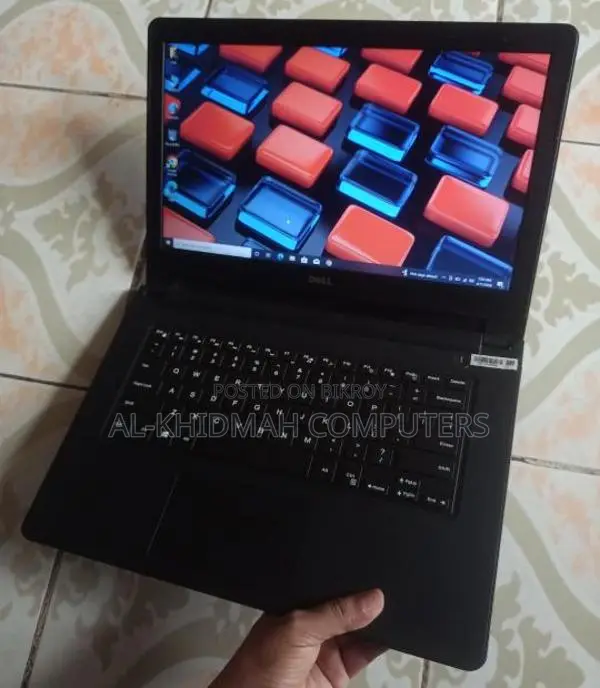 DELL Core i7 7th Gen Slim Laptop, Dedicated Graphics, 4GB RAM, 128GB SSD.
