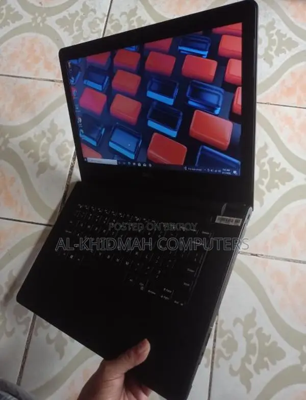 DELL Core i7 7th Gen Slim Laptop, Dedicated Graphics, 4GB RAM, 128GB SSD.