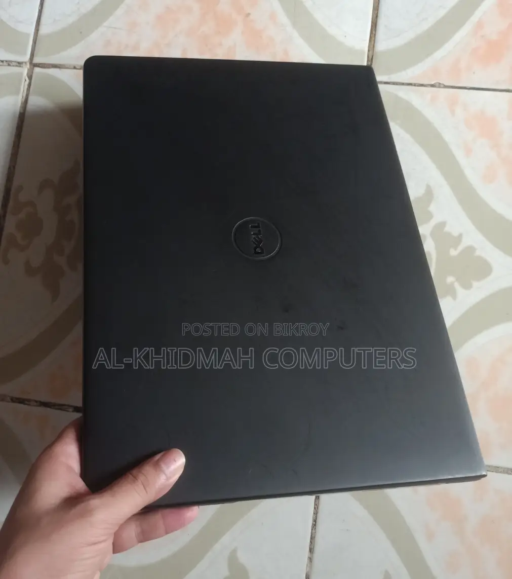 DELL Core i7 7th Gen Slim Laptop, Dedicated Graphics, 4GB RAM, 128GB SSD.