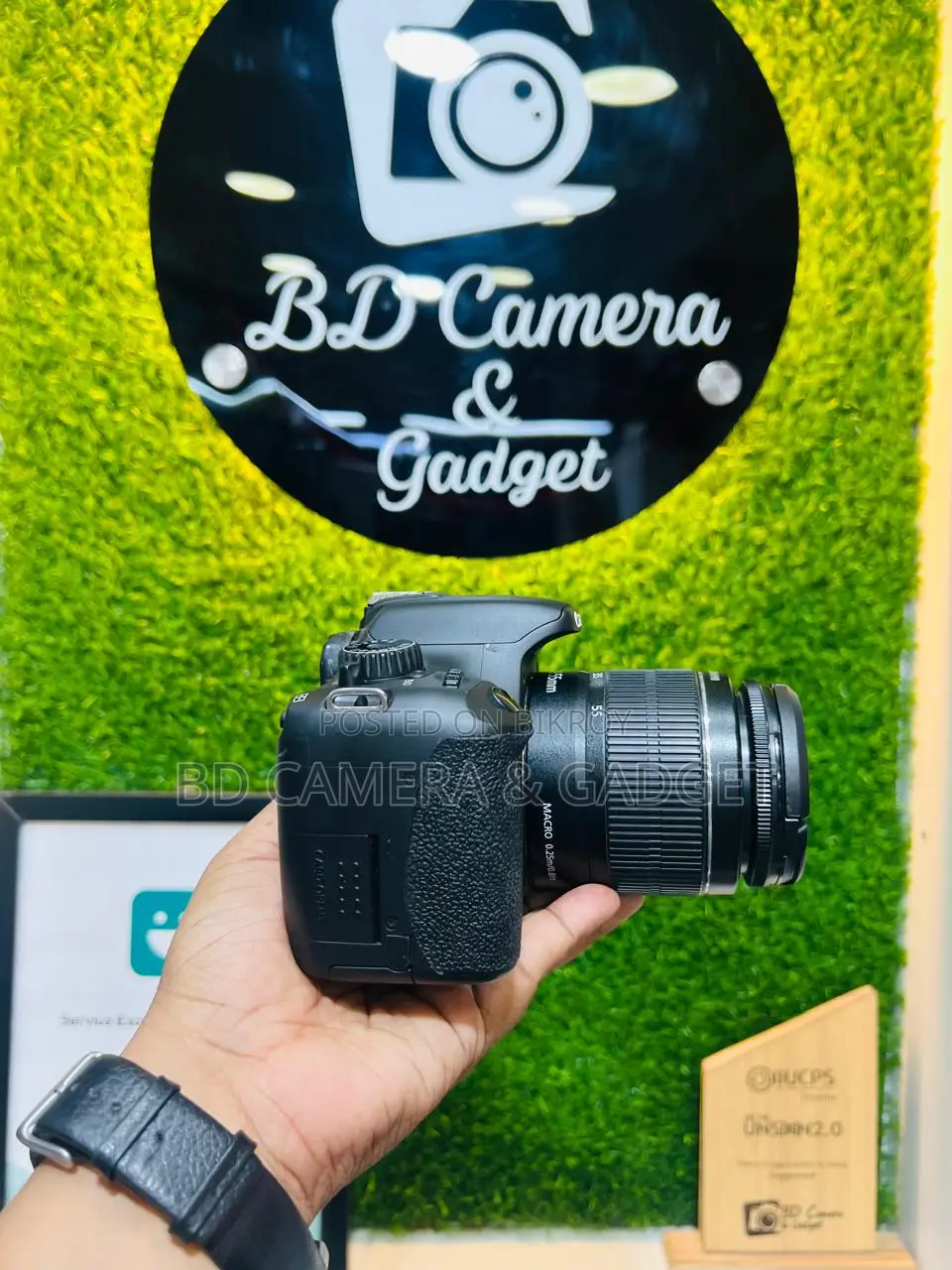 Canon 550D with 18-55 kit lens