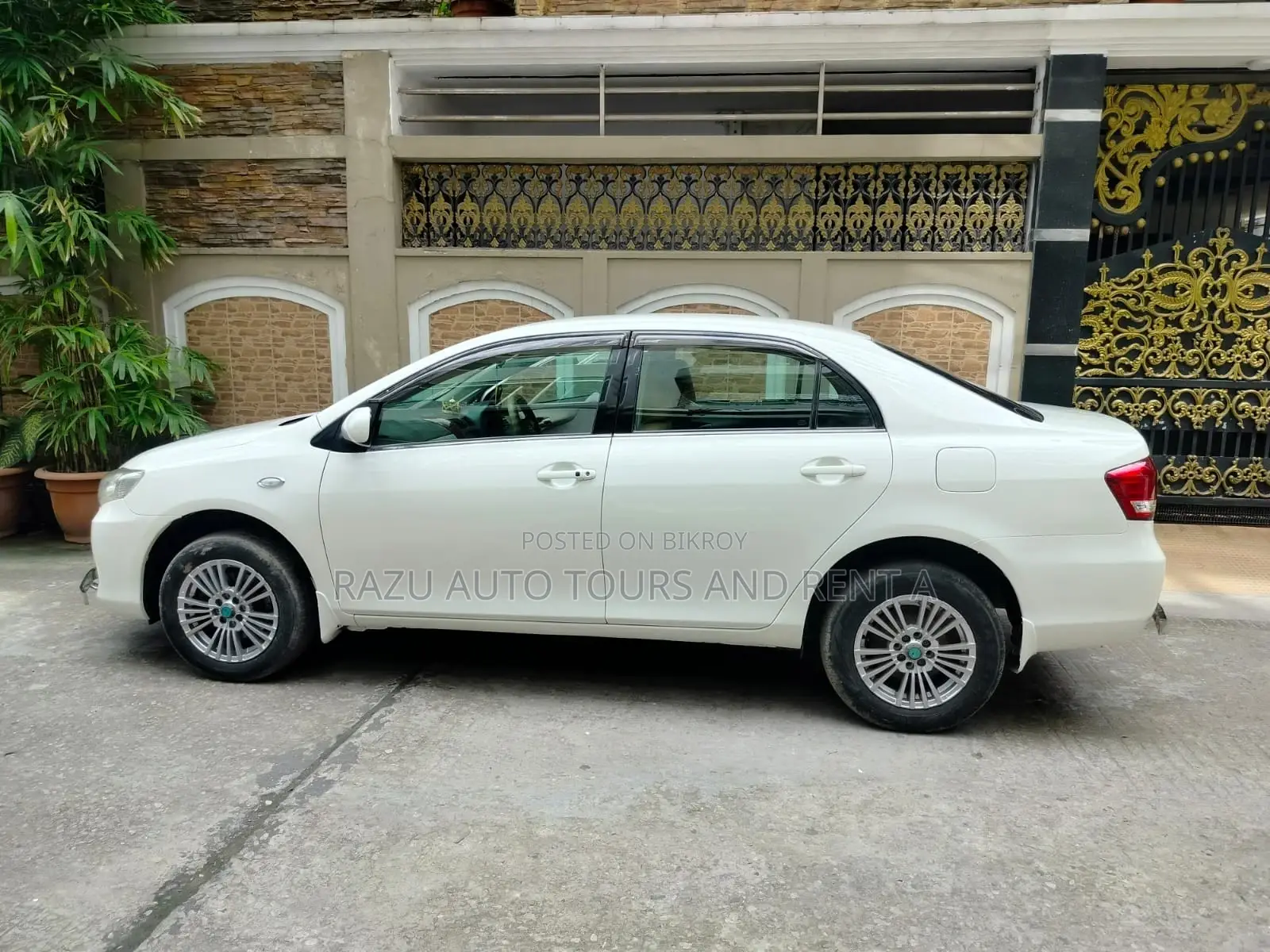 অ্যাক্সিও ভাড়া
