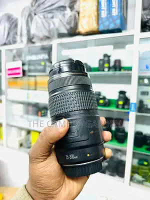 Canon 75 300mm usm zoom lens