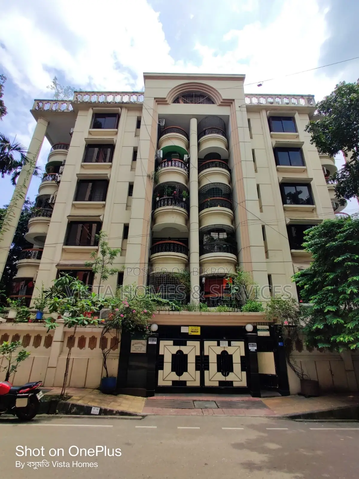 Modern Fully Furnished 3 Bedroom Apt. for Rent – Gulshan-1 Lake Area