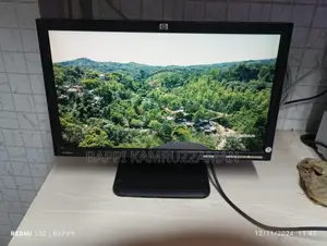 কম দামে ব্র্যান্ডের মনিটর দাগ আছে মনিটরে.