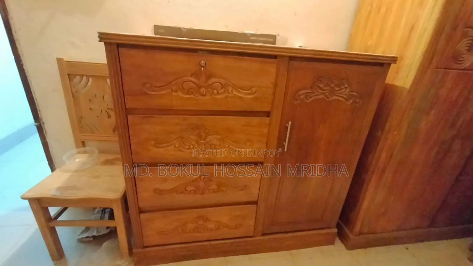 Wardrobe 4*4 feet