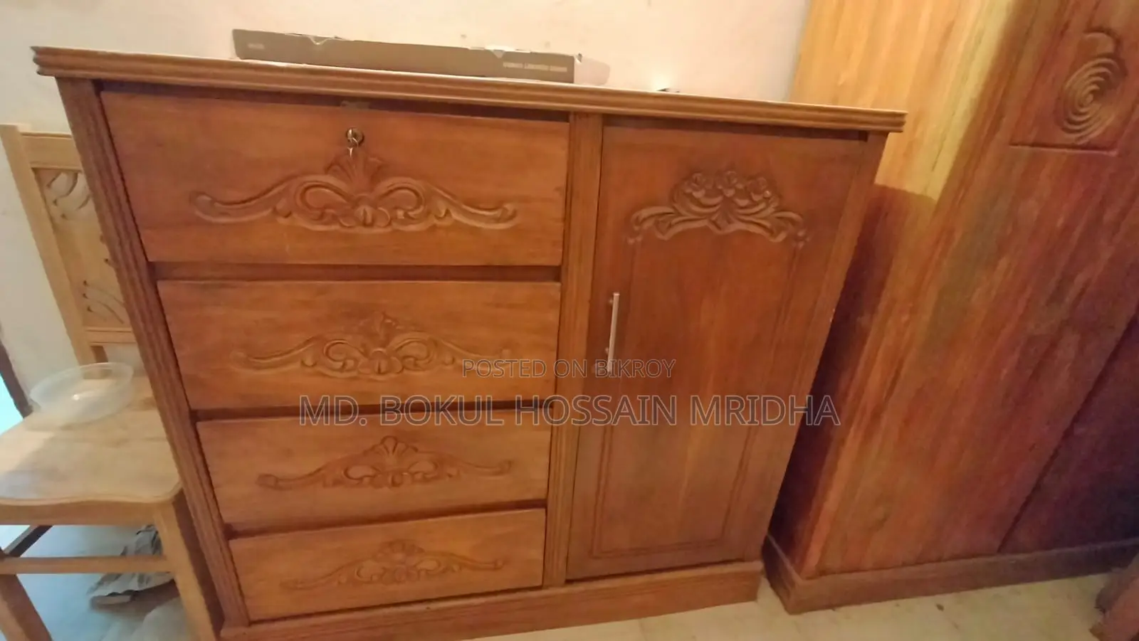 Wardrobe 4*4 feet