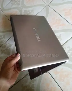Toshiba Core i5 Laptop (4GB RAM, 500GB HDD) সারাদেশে কুরিয়ারে দেওয়া হয়।