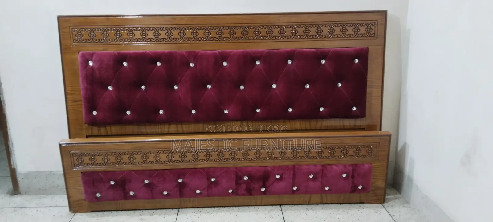 New Bed Canadian Oak Veneer. M # 3351