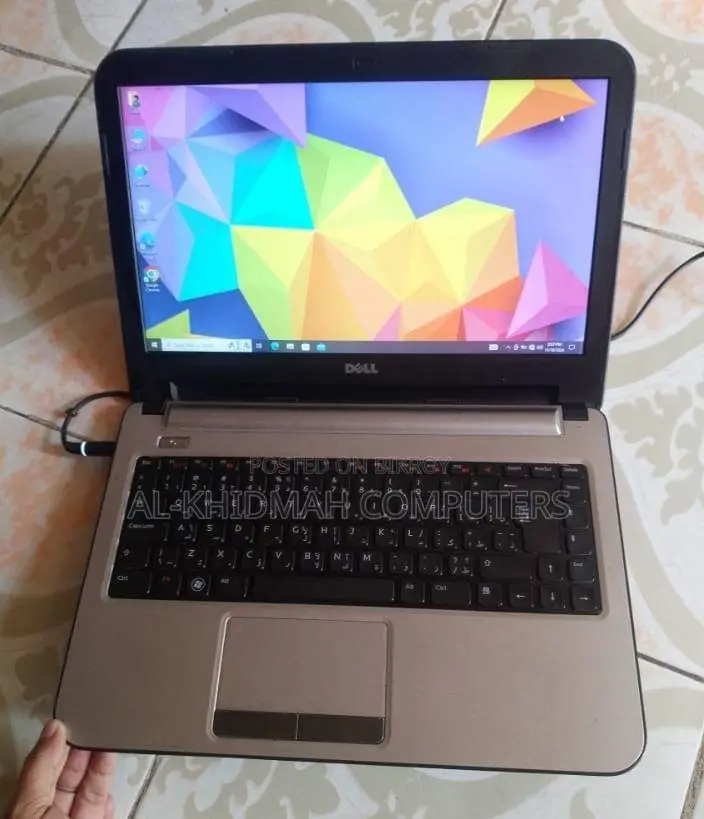 DELL Core i3 Laptop (4GB RAM, 320GB Hard Disk) Courier delivery available.