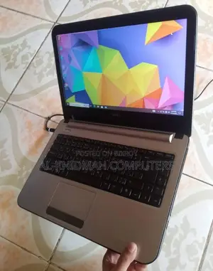 DELL Core i3 Laptop (4GB RAM, 320GB Hard Disk) Courier delivery available.