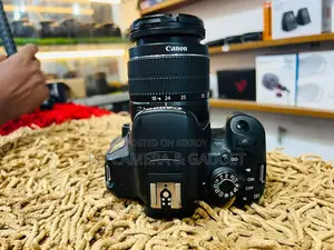 Canon 700D 18-55 kit lens