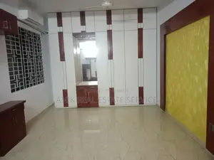 গুলশানে ৪০০০ বর্গফুট সেমি-ফার্নিশড অফিস স্পেস ভাড়া