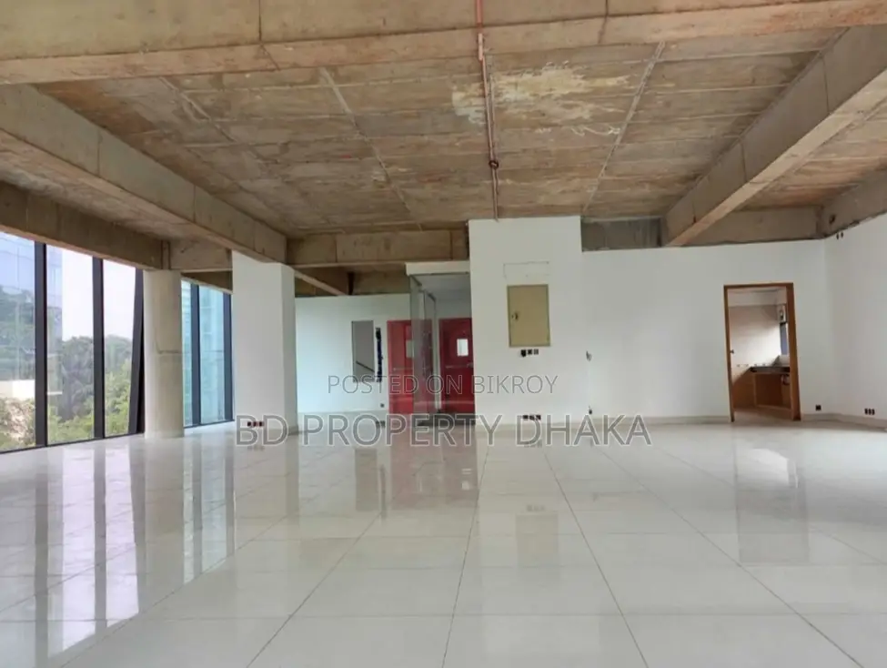 ৪৩২০ বর্গফুটের গুলশান কমার্শিয়াল স্পেস খালি আছে: -