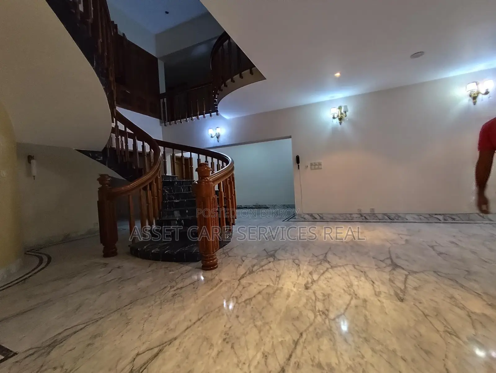 বারিধারায় ৭০০০ বর্গফুটের ৫ বেডরুমের বিশাল ডুপ্লেক্স লাক্সারি অ্যাপার্টমেন্ট ভাড়া