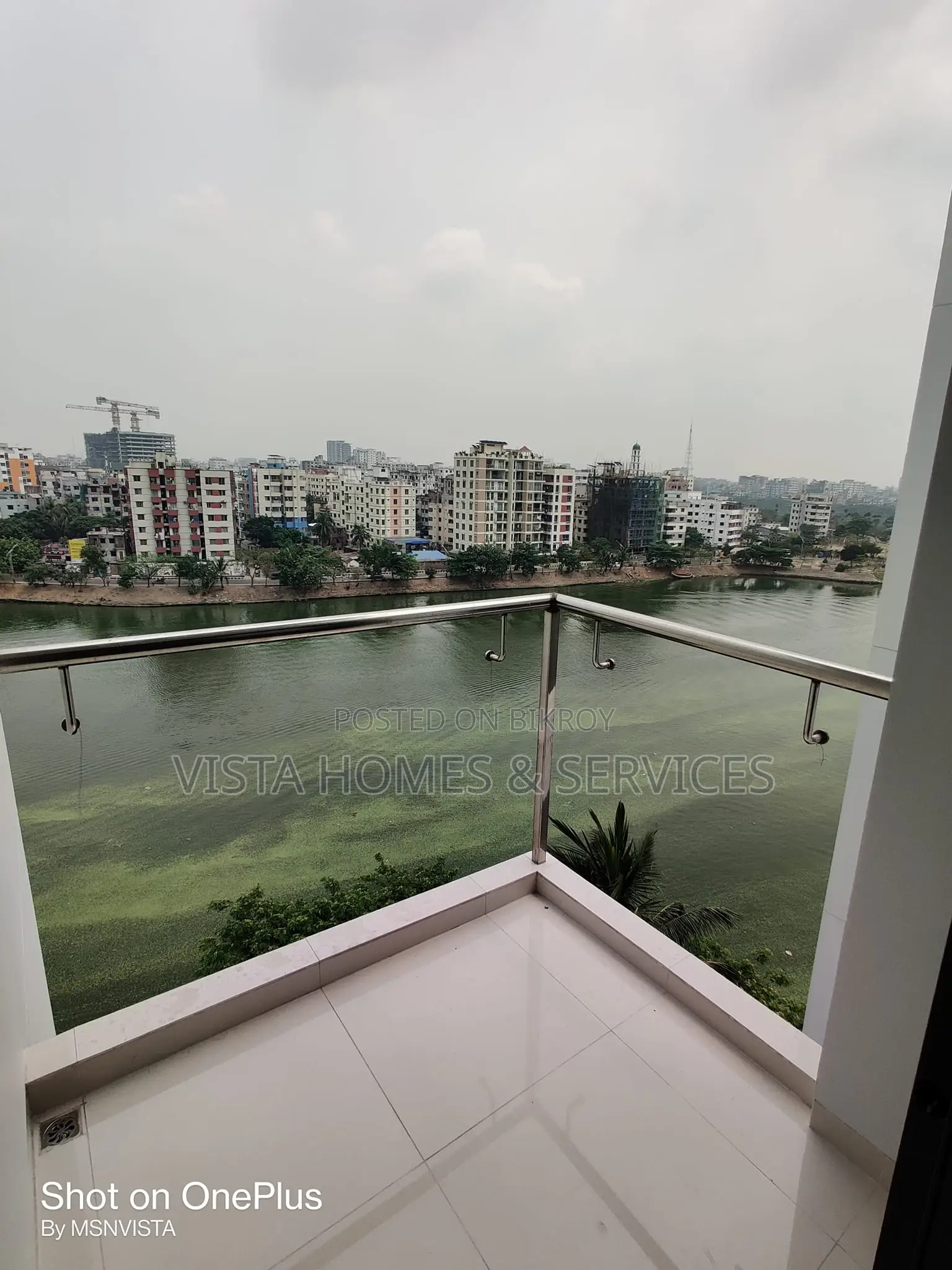 6bdrm Apartment in Assurance Lake, Gulshan for Rent