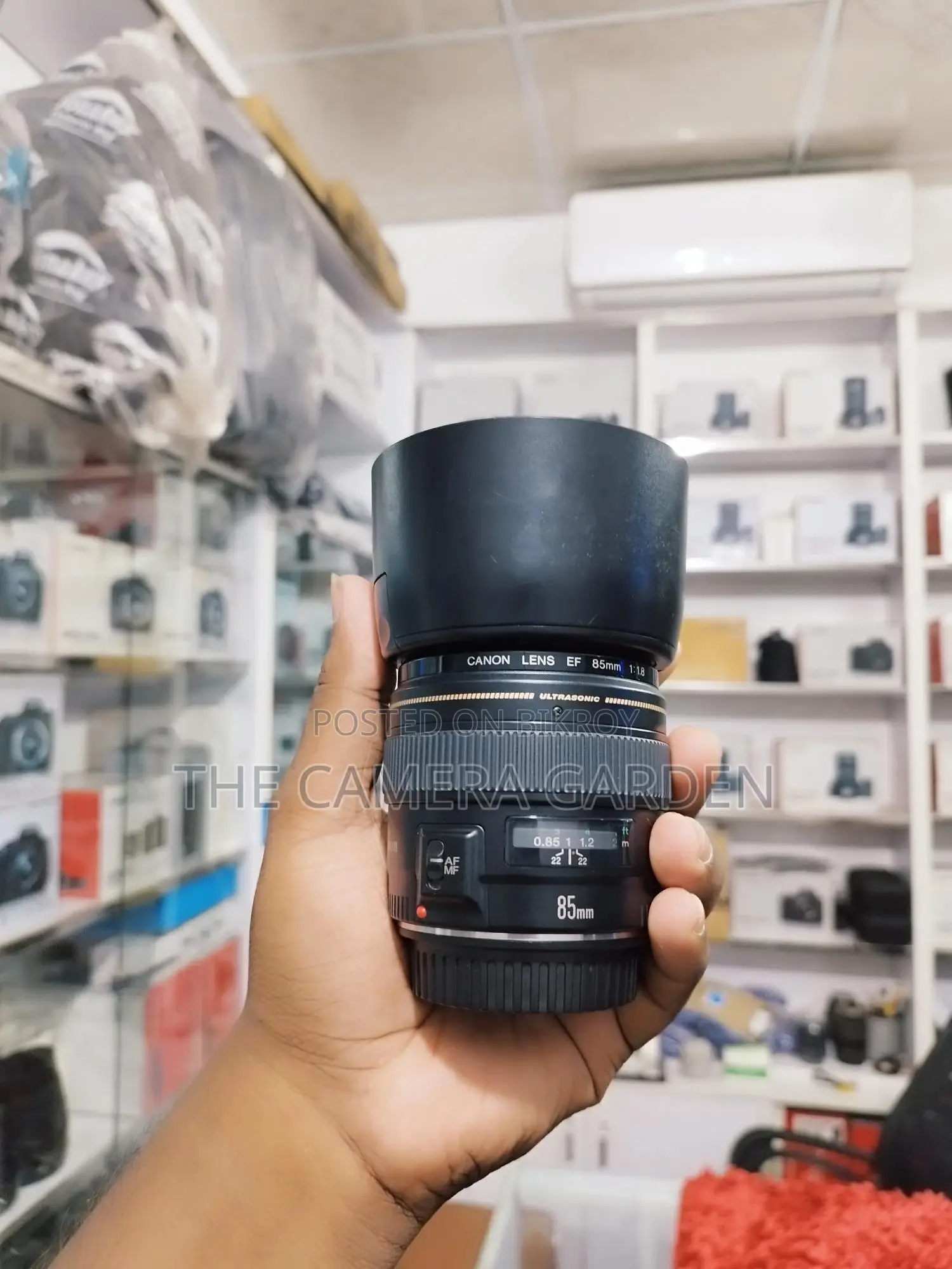 Canon 85mm 1.8 USM Prime Lens