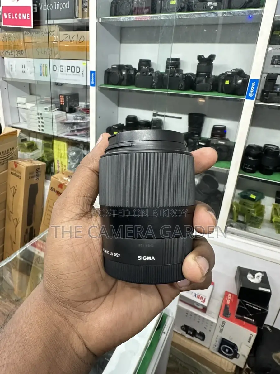 Sigma 30mm 1.4 DC DN Lens Sony