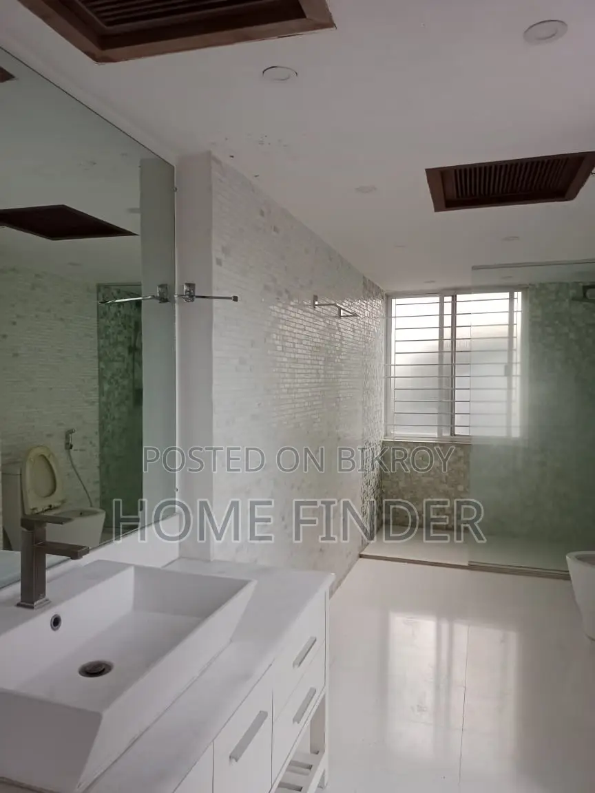 গুলশান ২-এ ৫,৬৫০ বর্গফুটের বিশাল অ্যাপার্টমেন্ট ভাড়ার জন্য