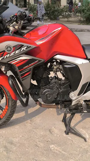 Yamaha 2018 Red