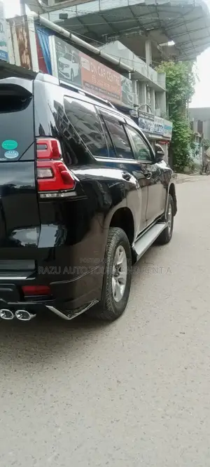 প্রাডো ভাড়ার জন্য