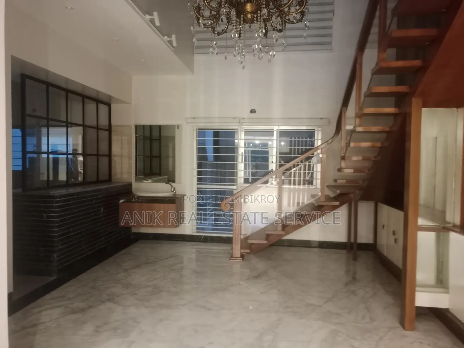 গুলশানে ভালো মানের ডুপ্লেক্স সেমি-ফার্নিশড ফ্ল্যাট ভাড়া