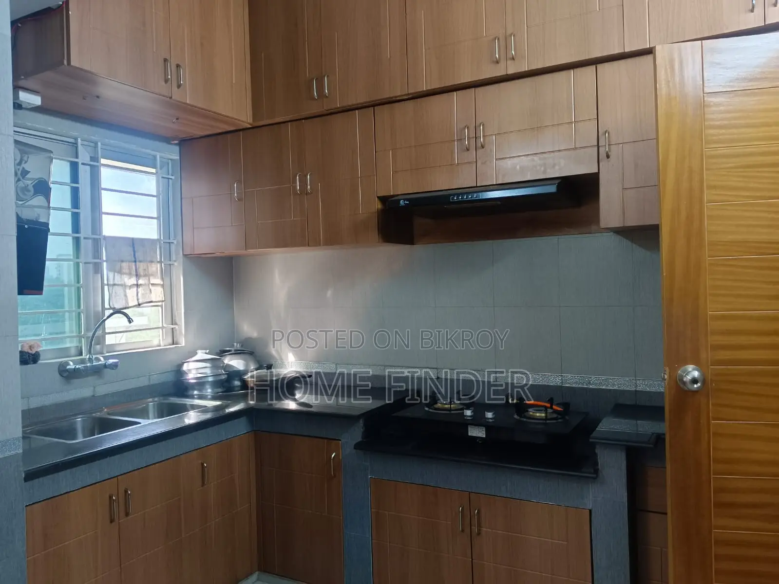 2500 Sqft New Furnished Flat For Rent in Gulshan