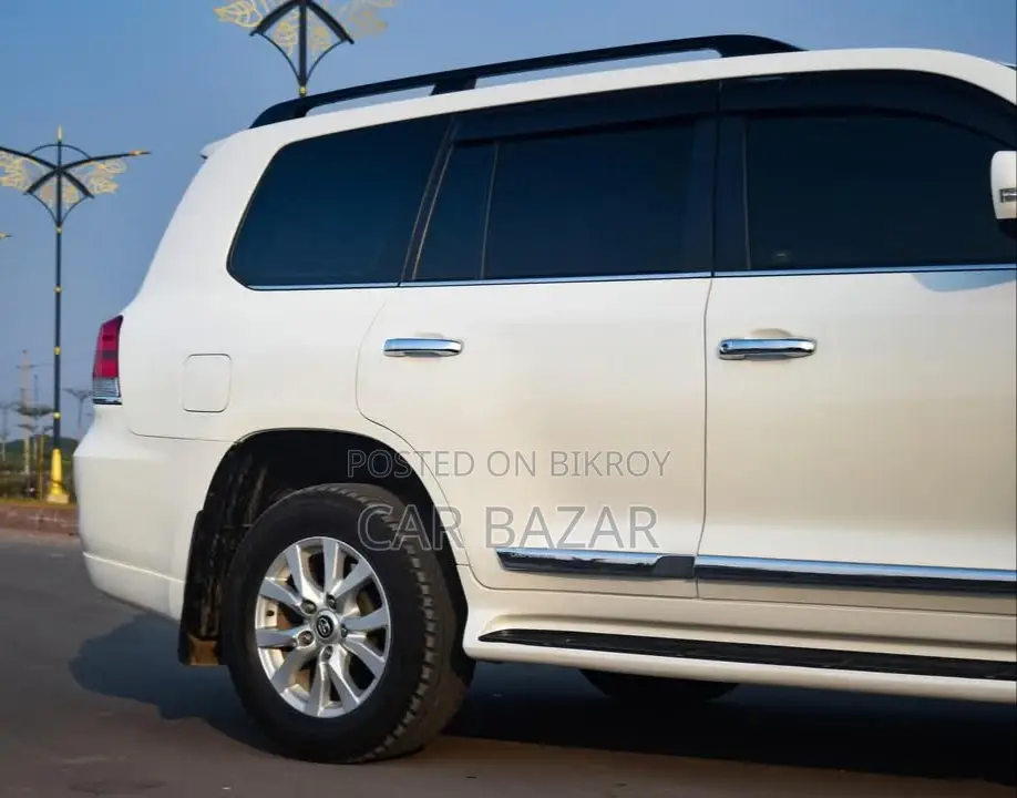 Toyota Land Cruiser V8 VX LIMITED 2017