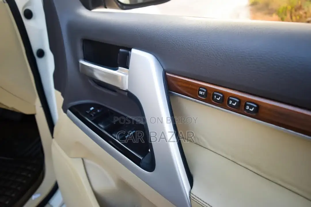 Toyota Land Cruiser V8 VX LIMITED 2017