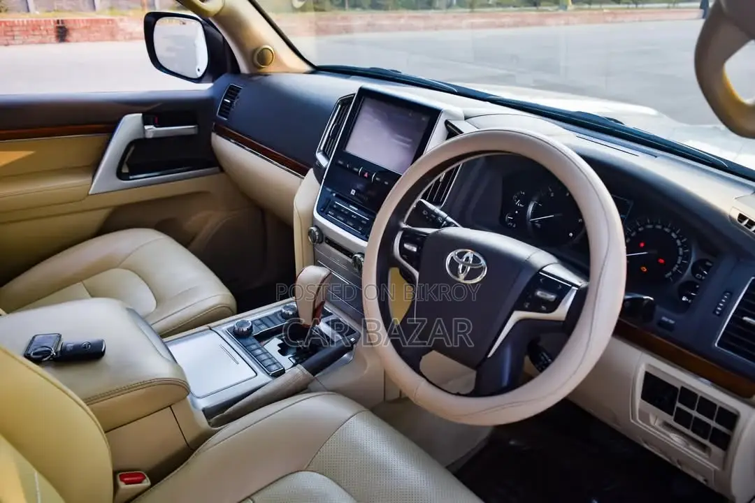 Toyota Land Cruiser V8 VX LIMITED 2017