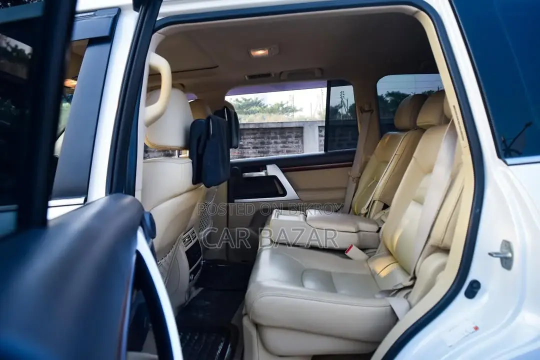 Toyota Land Cruiser V8 VX LIMITED 2017