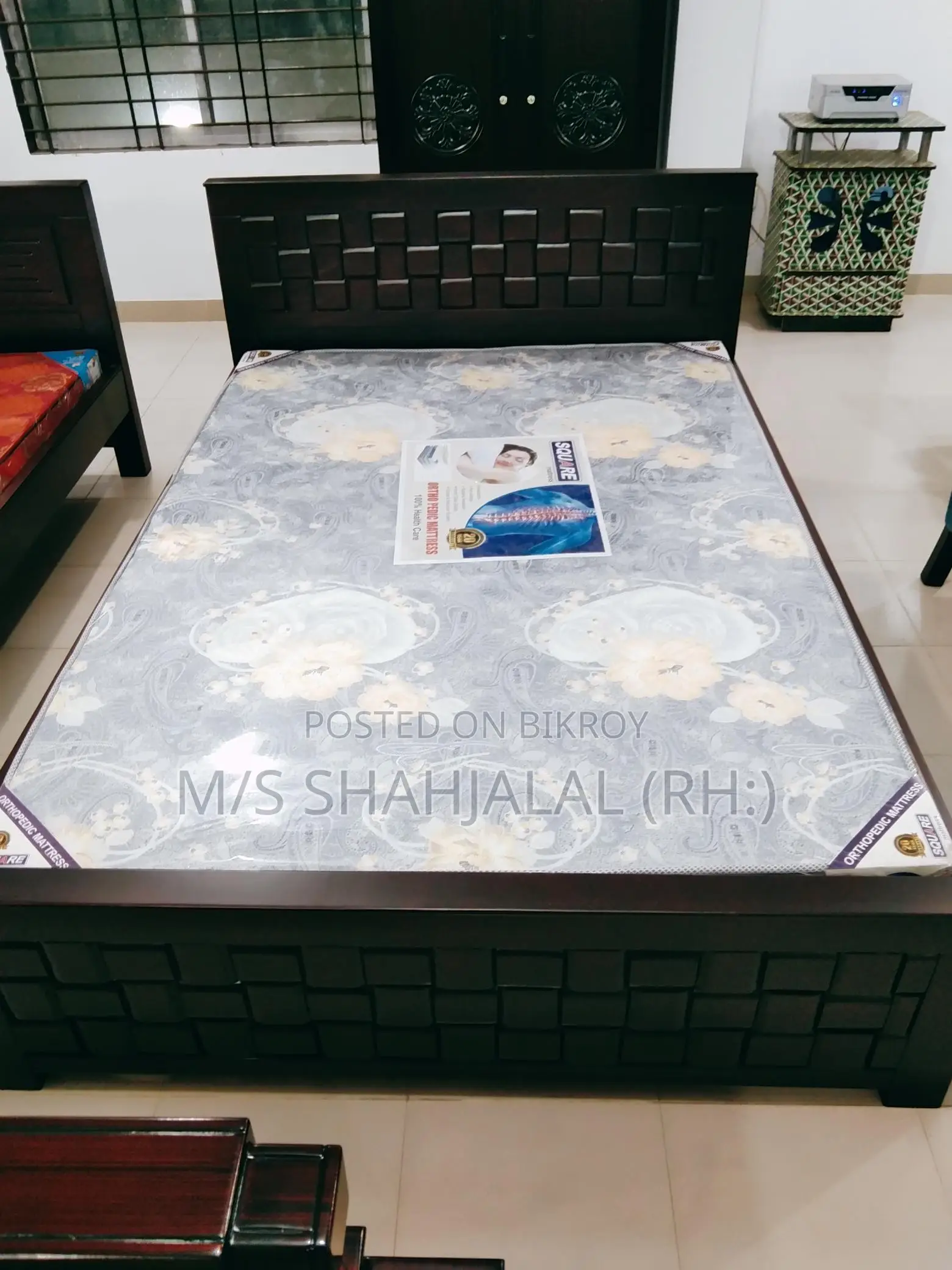 লেকার প্রসেসিং উড খাট কুইন সাইজ
