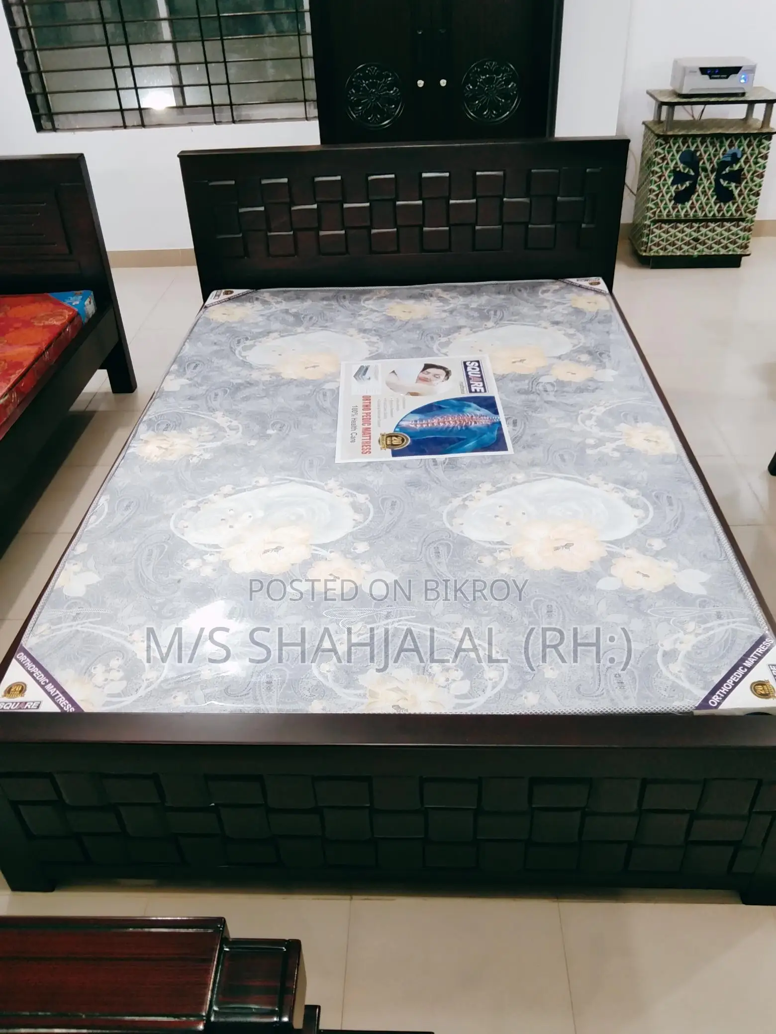 লেকার প্রসেসিং উড খাট কুইন সাইজ