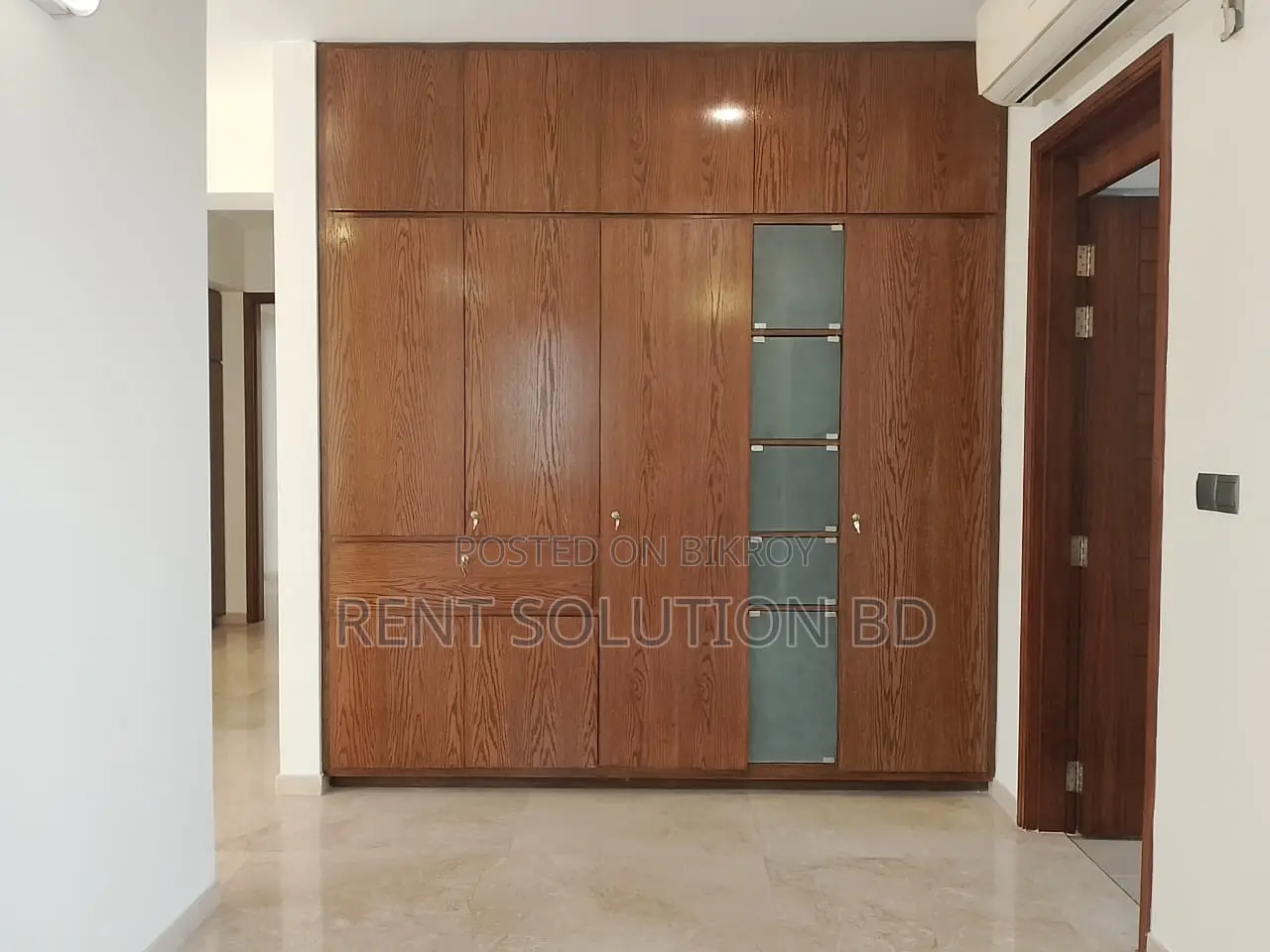 Commodious 4,600 Sq Ft Luxury Apartment For Rent in Gulshan