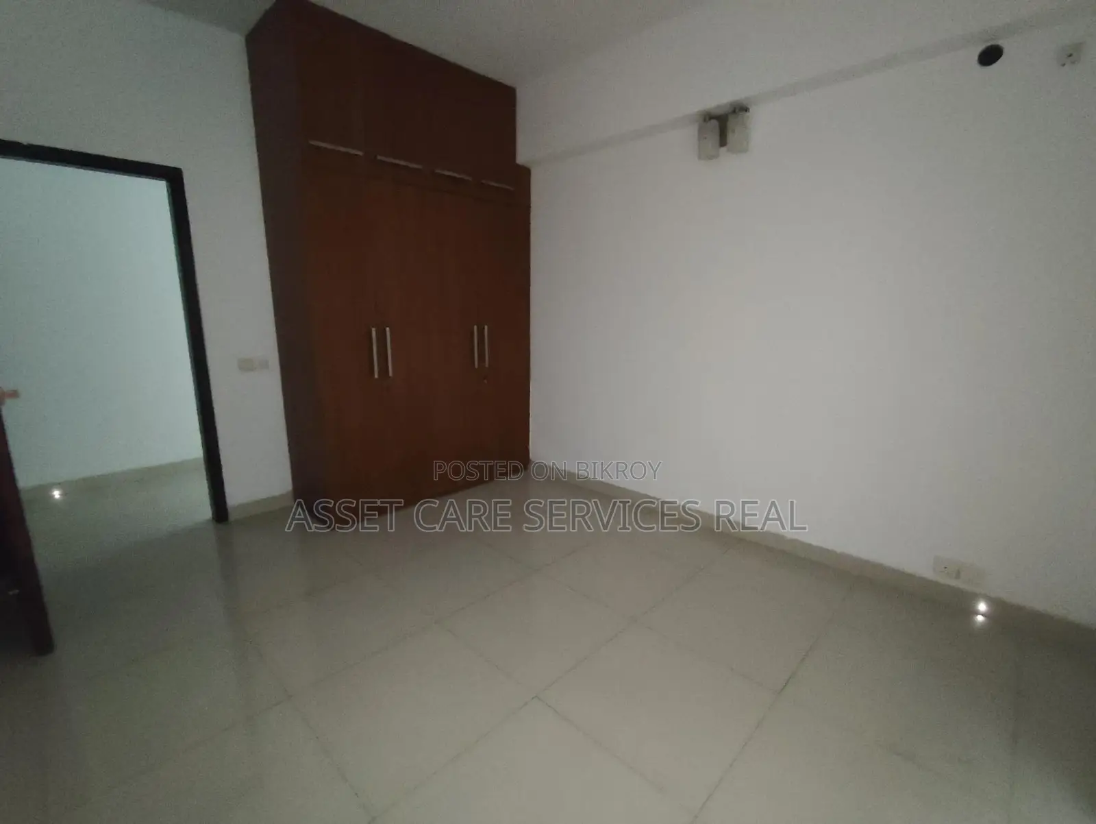 Baridhara Diplomatic Zone 3Bed Un-Furnished Apartment Rent