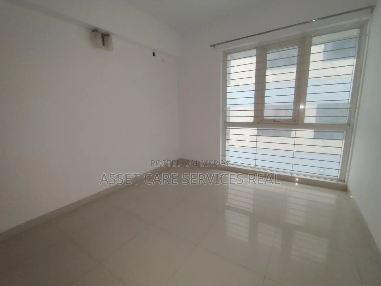 Baridhara Diplomatic Zone 3Bed Un-Furnished Apartment Rent