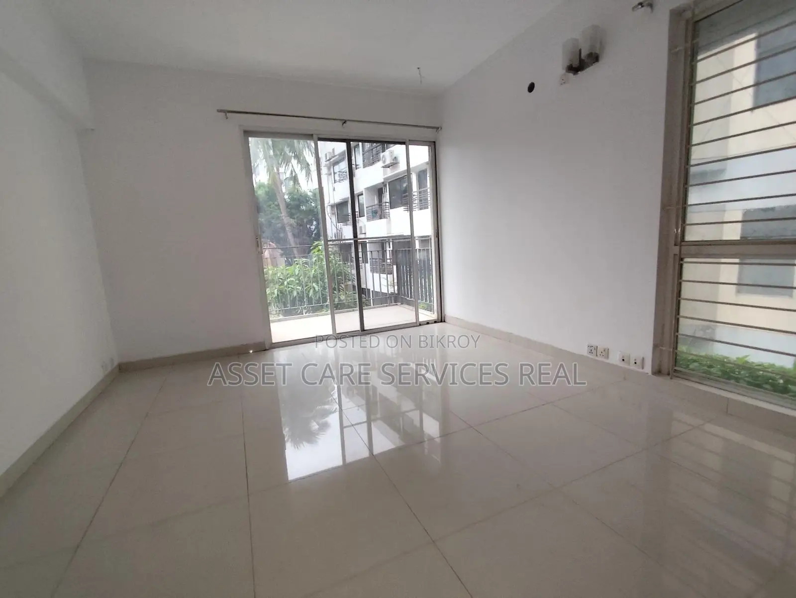 Baridhara Diplomatic Zone 3Bed Un-Furnished Apartment Rent