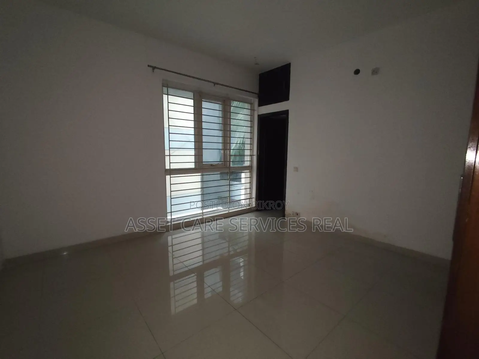 Baridhara Diplomatic Zone 3Bed Un-Furnished Apartment Rent