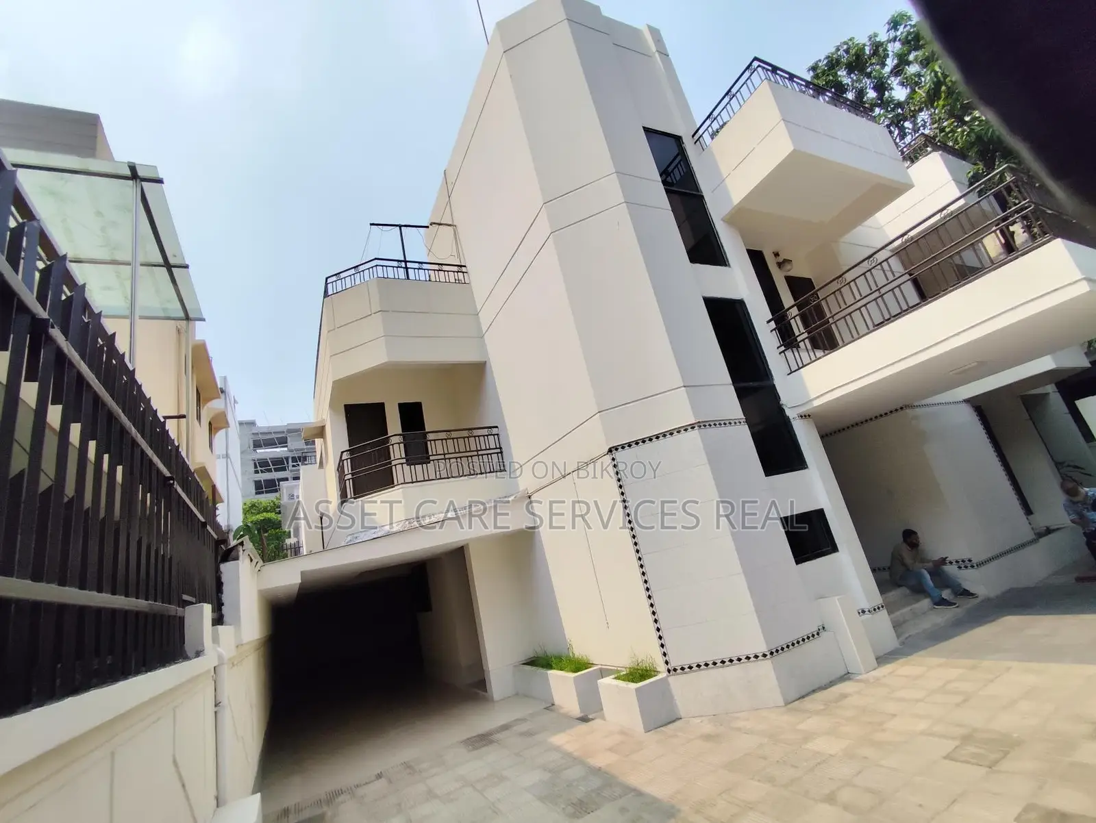 (5050-Sqft) Independent House Rent In Baridhara Diplomatic Zone