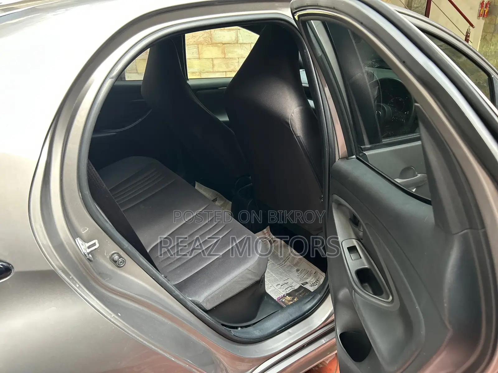 Toyota Yaris G PKG BRONZE / 2020
