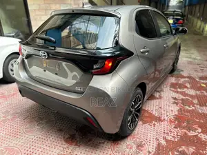 টয়োটা ইয়ারিস ১.৫ সেডান এল ২০২০ বাদামী