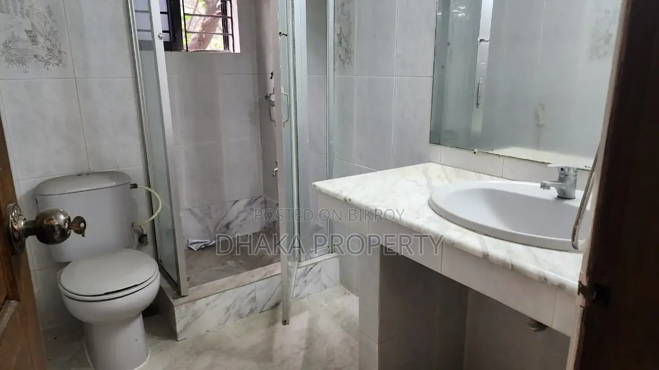 গুলশান-২ এ ৪ বেডরুমের (৩২০০ বর্গফুট) বিলাসবহুল অ্যাপার্টমেন্ট ভাড়া