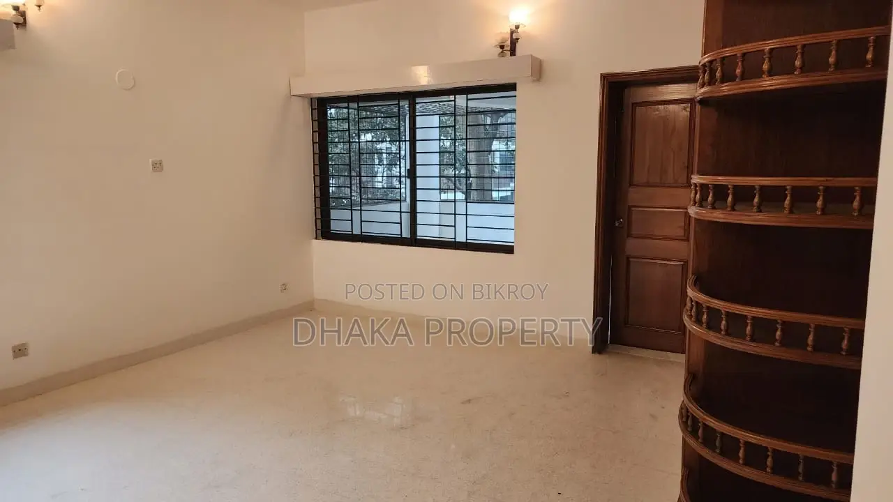 গুলশান-২ এ ৪ বেডরুমের (৩২০০ বর্গফুট) বিলাসবহুল অ্যাপার্টমেন্ট ভাড়া